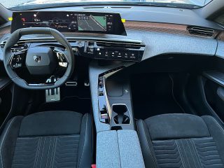 Peugeot 5008 mHEV 145 e-DCS6 GT Aut.!ACC,PANO,MATRIX,KAMERA,MASSAGE!VOLL!