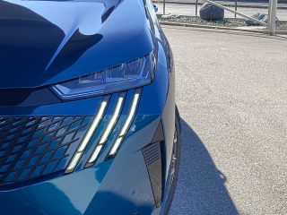 Peugeot 3008 Hybrid 145 E-DCS6 Allure Aut.!NAVI,360°KAMERA,LED,ACC,TOP!