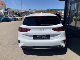 KIA ceed 1,6 CRDi 48V Silber