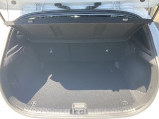 KIA ceed 1,6 CRDi 48V Silber