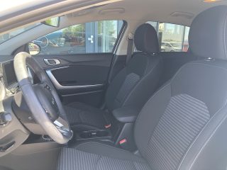 KIA ceed 1,6 CRDi 48V Silber