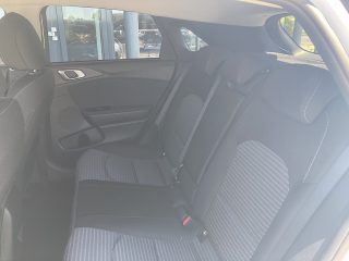 KIA ceed 1,6 CRDi 48V Silber