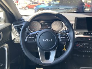 KIA ceed 1,6 CRDi 48V Silber