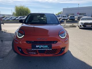 Fiat 600 Hybrid mHEV 110 6-Gang eDCT La Prima