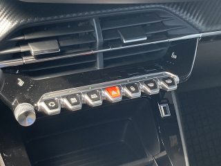 Peugeot 2008 PureTech 100 S&S Active Pack 6-Gang-Manuell