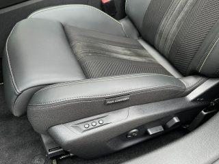 Peugeot 308 SW BlueHDi 130 EAT8 GT!MATRIXLED,NAVI,KAMERA,FOCAL,PANORAMA!