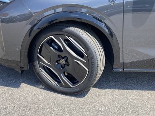 Peugeot 3008 Elektro GT EXCLUSIVE 210 73kWh