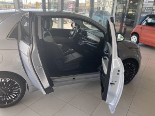 Fiat 500 Elektro 3+1 42 kWh La Prima