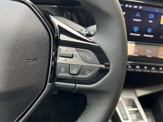 Peugeot 408 Hybrid 145 e-DCS6 Allure!NAVI,KAMERA360°,ACC!TOP AKTION!