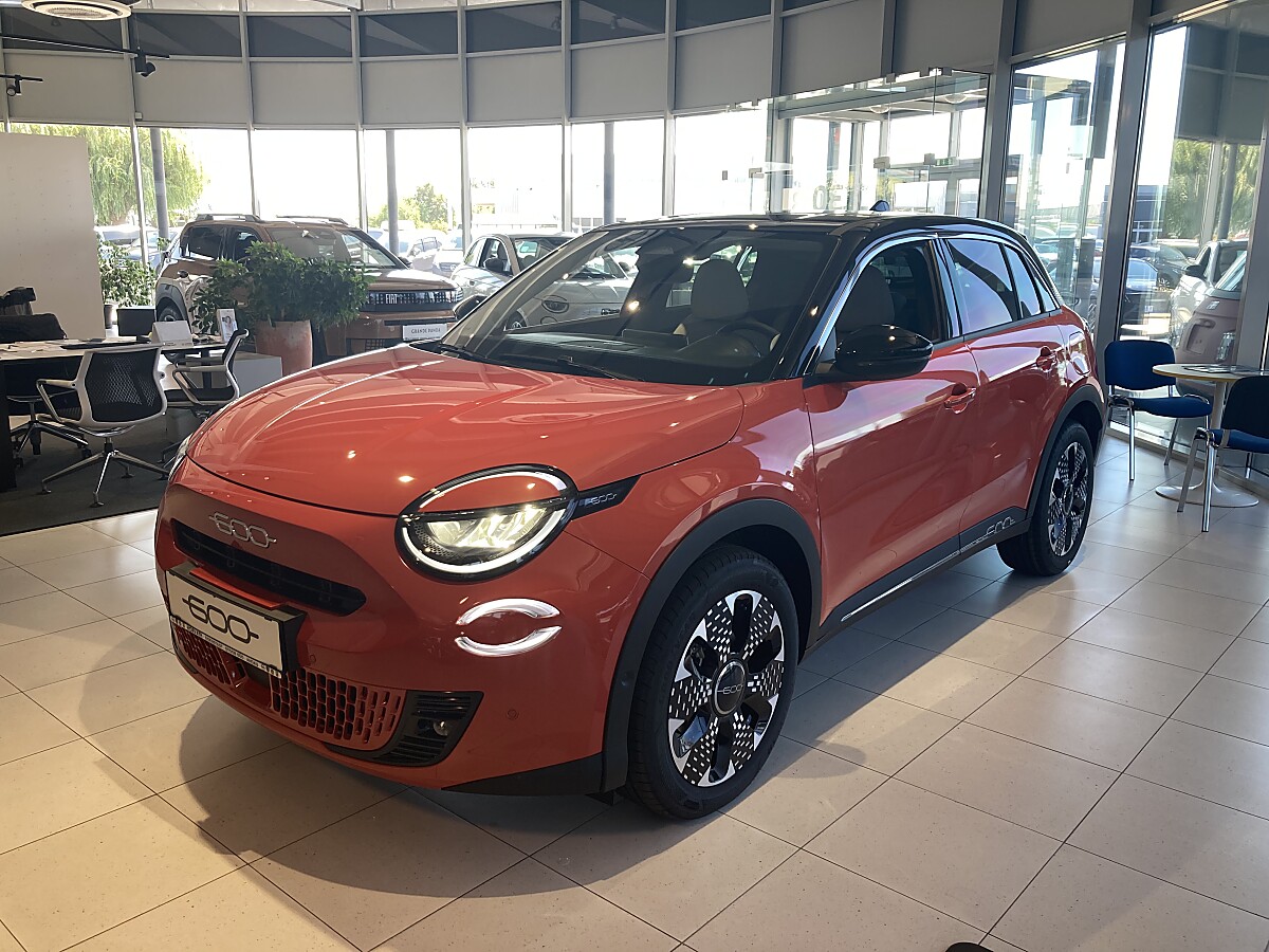 Fiat 600 Hybrid mHEV 145 6-Gang eDCT La Prima