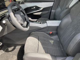 Peugeot 3008 Hybrid 145 e-DCS6 GT EXCLUSIVE!MATRIXLED,PANO,AHV,FOCAL,NAVI,VOLL!