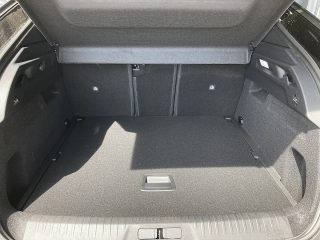 Peugeot 3008 Hybrid 145 e-DCS6 GT EXCLUSIVE!MATRIXLED,PANO,AHV,FOCAL,NAVI,VOLL!