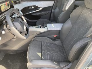 Peugeot 3008 Hybrid 145 e-DCS6 GT!MATRIXLED,PANO,AHV,FOCAL,NAVI,VOLL!