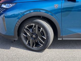 Peugeot 3008 Hybrid 145 e-DCS6 GT!MATRIXLED,PANO,AHV,FOCAL,NAVI,VOLL!