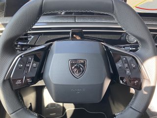 Peugeot 3008 Hybrid 145 e-DCS6 GT!MATRIXLED,PANO,AHV,FOCAL,NAVI,VOLL!