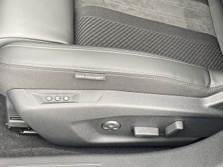 Peugeot 408 Hybrid 145 e-DCS6 GT!MATRIX LED,NAVI,KAMERA,PANORAMA,FOCAL!