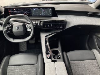 Peugeot 3008 Hybrid 145 E-DCS6 Allure Aut.!NAVI,360°KAMERA,LED,ACC,TOP!