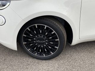Fiat 500 Hatchback Hybrid La Prima