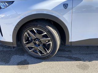 Peugeot 5008 GT mHEV 145 e-DCS6 Aut.!MATRIX,PANO,360°KAMERA,AHV!VOLL!