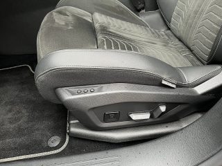 Peugeot 3008 Hybrid 145 e-DCS6 GT!MATRIXLED,PANO,KAMERA,NAVI,FOCAL,VOLL!