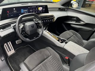 Peugeot 3008 Hybrid 145 e-DCS6 GT!MATRIXLED,PANO,KAMERA,NAVI,FOCAL,VOLL!