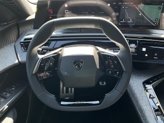 Peugeot 3008 Hybrid 145 e-DCS6 GT!MATRIXLED,PANO,FOCAL,NAVI,VOLL!