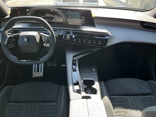 Peugeot 3008 Hybrid 145 e-DCS6 GT!MATRIXLED,PANO,FOCAL,NAVI,VOLL!