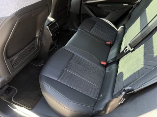 Peugeot 3008 Hybrid 145 e-DCS6 GT!MATRIXLED,PANO,FOCAL,NAVI,VOLL!