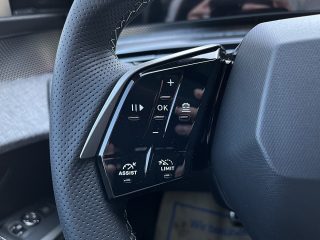Peugeot 3008 Hybrid 145 e-DCS6 GT!MATRIXLED,PANO,FOCAL,NAVI,VOLL!