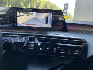 Peugeot 3008 Hybrid 145 e-DCS6 GT!MATRIXLED,PANO,FOCAL,NAVI,VOLL!