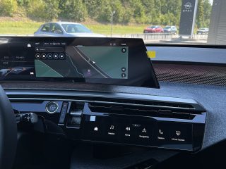 Peugeot 3008 Hybrid 145 e-DCS6 GT!MATRIXLED,PANO,FOCAL,NAVI,VOLL!