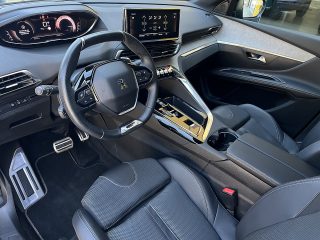 Peugeot 5008 BlueHDI 130 EAT8 GT!VOLL!7-SITZER!